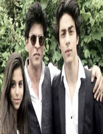 बेटे के ग्रेजुएशन डे पर लंदन पहुंचे शाहरुख -गौरी