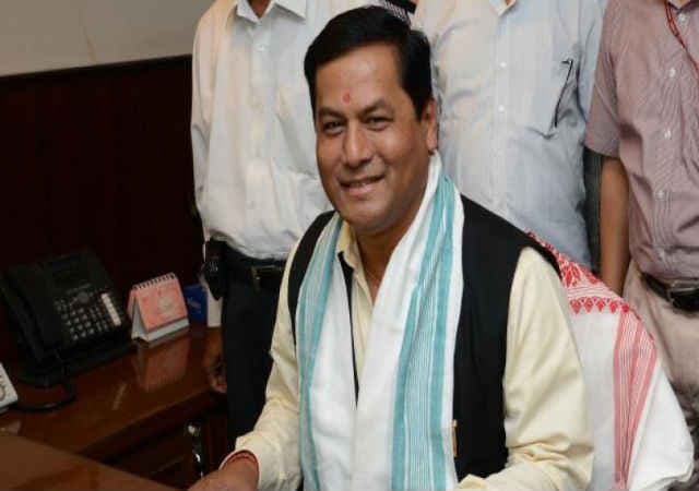 राजनीति के अलावा फुटबॉल व बैडमिंटन के भी शौकीन है सोनोवाल