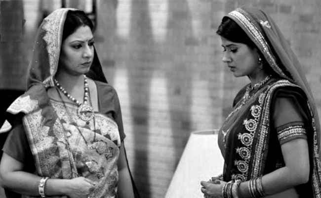 स्त्री का मिथक गढ़ता टीवी