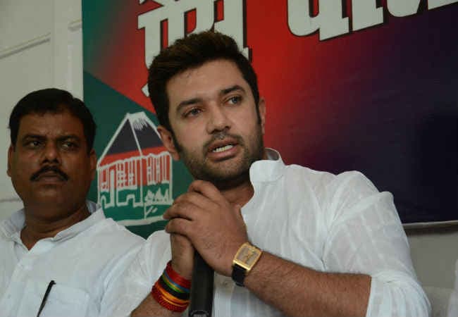 सीएम नीतीश पर चिराग पासवान का वार, कहा- सुशासन बाबू की छवि बचाइए, महागंठबंधन से अलग हो जाइये