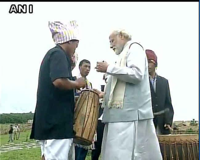 एशिया के सबसे स्वच्छ गांव मॉफलांग पहुंचे नरेंद्र मोदी