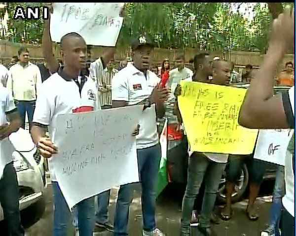 अफ्रीकी नागरिकों पर हमला: गृहमंत्री और विदेश मंत्री चिंतित, पांच गिरफ्तार, पढें किसने क्या कहा...