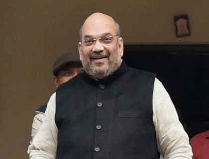 अमित शाह ने दलित परिवार के साथ भोजन किया