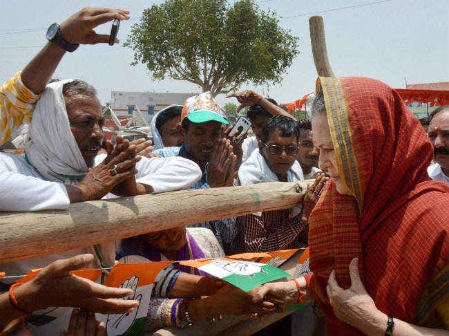वॉड्रा के हथियार डीलर से रिश्‍ते पर कांग्रेस का पलटवार, भाजपा नेता सिद्धार्थनाथ के संबंधों की भी हो जांच
