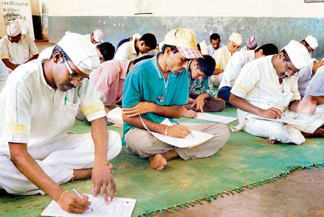 गांधी की राह चल रहे कैदी