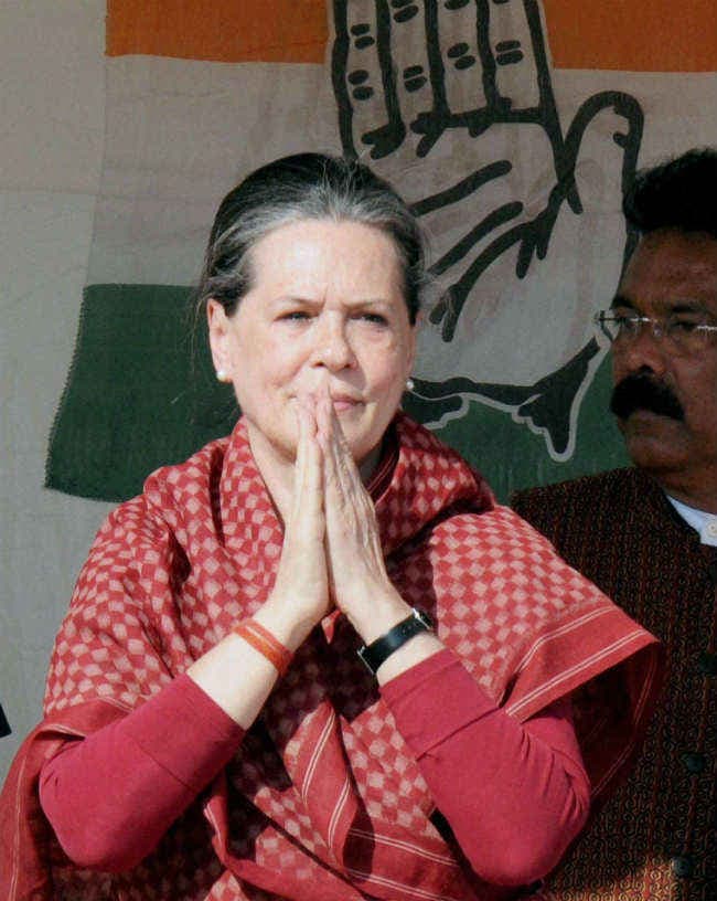 कांग्रेस अध्यक्ष के तौर पर राहुल के कमान संभालने पर अटकलें तेज, सोनिया की चुप्पी