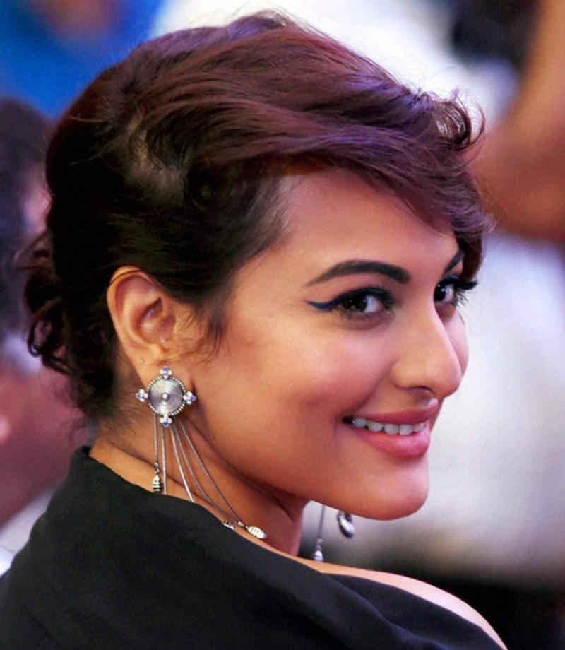 HAPPY B''DAY: खाली समय में पेटिंग करना पसंद करती हैं सोनाक्षी सिन्‍हा, जानें 10 बातें