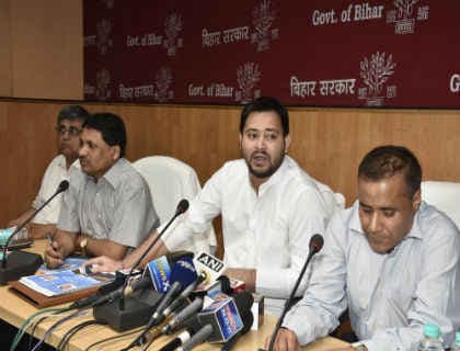 तेजस्वी ने बोला केंद्र पर हमला कहा, बिहार में NH की स्थिति दयनीय