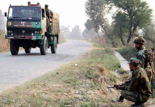 जम्मू कश्मीर : आतंकी हमले में तीन जवान शहीद, राजनाथ ने BSF प्रमुख को कश्मीर भेजा