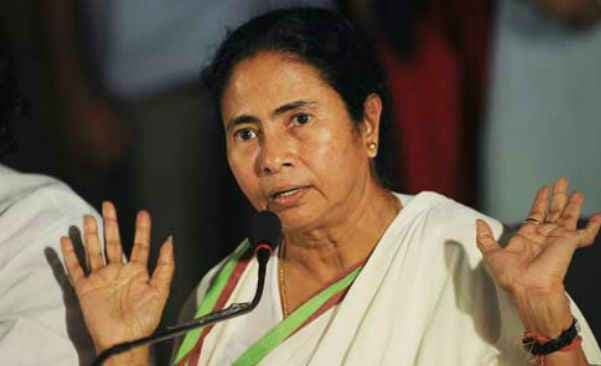 ममता ने लोगों पर ‘कर का बोझ'' बढाने के लिए केंद्र पर निशाना साधा