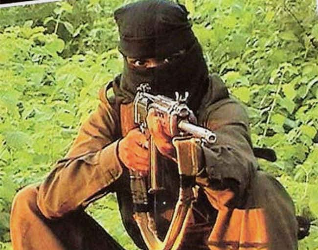 नक्सलियों की मांग :	पंचायत चुनाव में तुम्हारी सहायता की अब अपने क्षेत्र से 10-10 बच्चे दिलाओ
