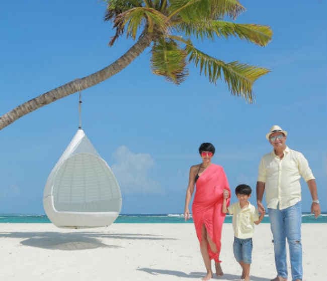 सुर्खियों में रहना जानती हैं अभिनेत्री मंदिरा बेदी, देखें इन तस्‍वीरों में...