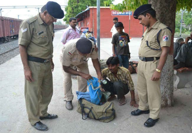 बिहार : माओवादियों ने दी बक्सर रेलवे स्टेशन को उड़ाने की धमकी, बढ़ायी गयी सुरक्षा