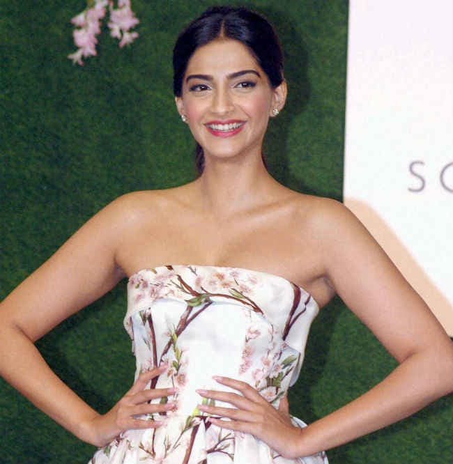 Happy B''Day: ''सावंरिया'' के लिए सोनम कपूर ने घटाया था 35 किलो वजन, जानें कुछ खास