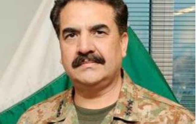 पाक सेना प्रमुख ने अमेरिका से तालिबानी ठिकानों पर हमला करने को कहा