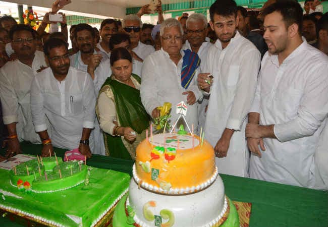 69 वर्ष के हुए लालू, सोनिया-नीतीश और जेटली ने दी बधाई