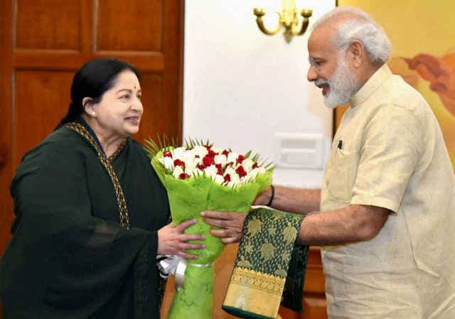 PM मोदी से मिल जयललिता बोलीं, GST के मौजूदा स्वरूप से छिन जायेगी हमारी राजकोषीय स्वायत्ता
