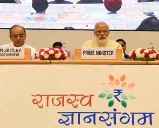 PM MODI ने टैक्‍स एडमिनिस्‍ट्रेशन का दिया ''RAPID'' मंत्र, कहा- डिजिटाइजेशन अपनाएं