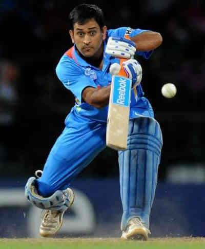 धौनी ने की बोर्डर की बराबरी, अब इस मामले में केवल पोंटिंग से रह गये पीछे