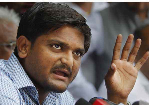 हार्दिक पटेल के परिवार को नजरबंद किया गया