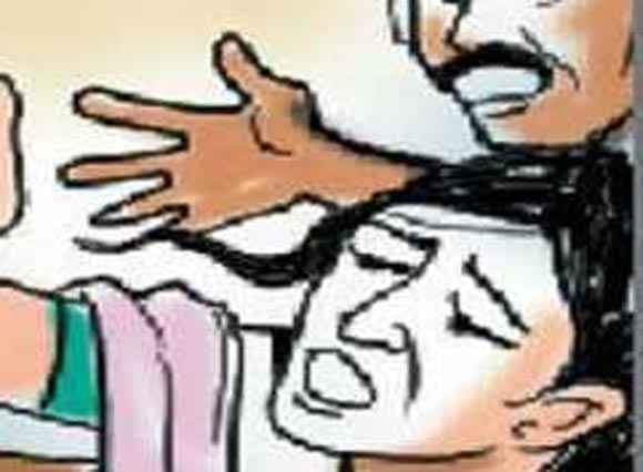 शर्मनाक ! डायन बता महिला को नंगा नचाया, गैंग रेप