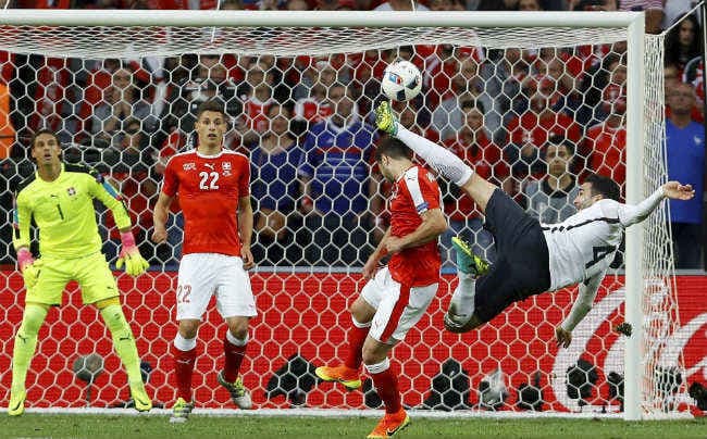 फ्रांस ग्रुप में शीर्ष पर, अल्बानिया की यूरो चैम्पियनशिप में एतिहासिक जीत