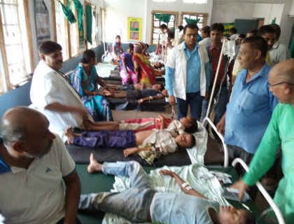 बिहार के औरंगाबाद में मिड डे मील खाने से सैकड़ों बच्चे बीमार