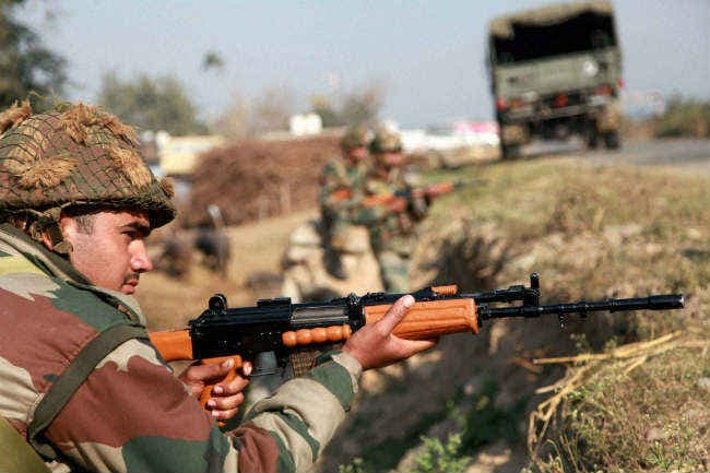 संसद की स्थाई समिति ने कहा, पठानकोट एयरबेस के पास छिपे हैं आतंकवादी, कर सकते हैं हमला