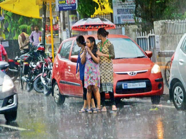 राहत की बूंदों संग बरसी आफत, नाॅर्थ बिहार में अलर्ट