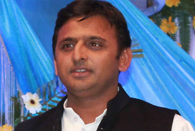 कौमी एकता के सपा में विलय से नाराज अखिलेश ने बलराम को किया बर्खास्त