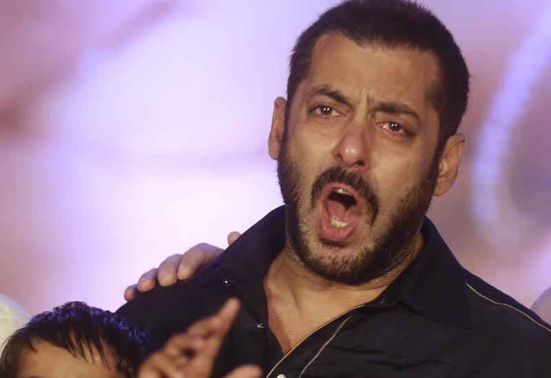 महिलाओं पर विवादित टिप्पणी दे कर घिरे अभिनेता सलमान खान, निर्भया की मां ने कहा- मैं आहत