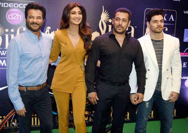 Countdown Begins: ‘IIFA 2016'' के लिए स्‍पेन रवाना हुए बॉलीवुड सितारे, देखें वीडियो