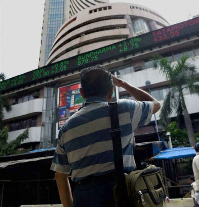 NSE में ट्रेडिंग रूका, तकनीकी खराबी के कारण अपडेट नहीं हो रहा है LIVE डाटा
