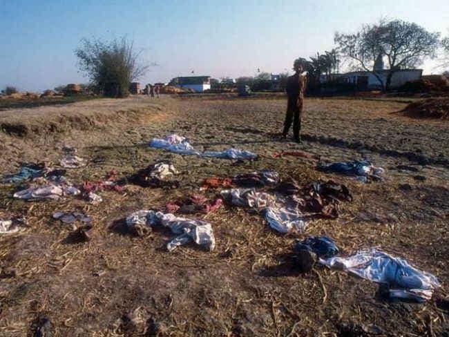 अंधेरे में भटकता शैशव