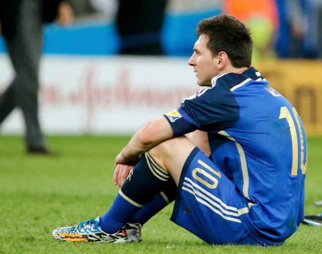 लियोनेल मेस्सी ने अंतरराष्ट्रीय फुटबॉल को कहा अलविदा