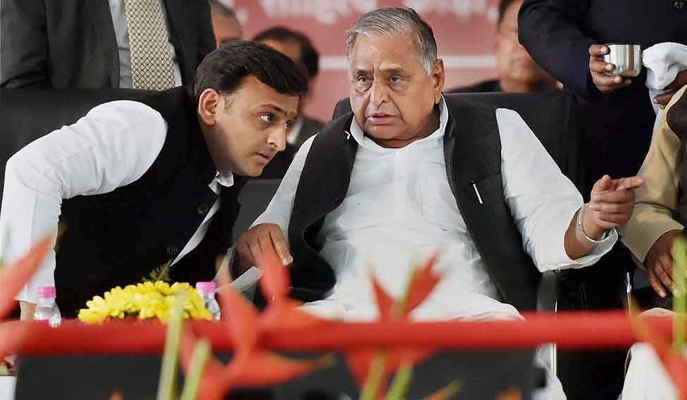 UP: समाजवादी पार्टी में चलता रहता है रूठने मनाने का दौर