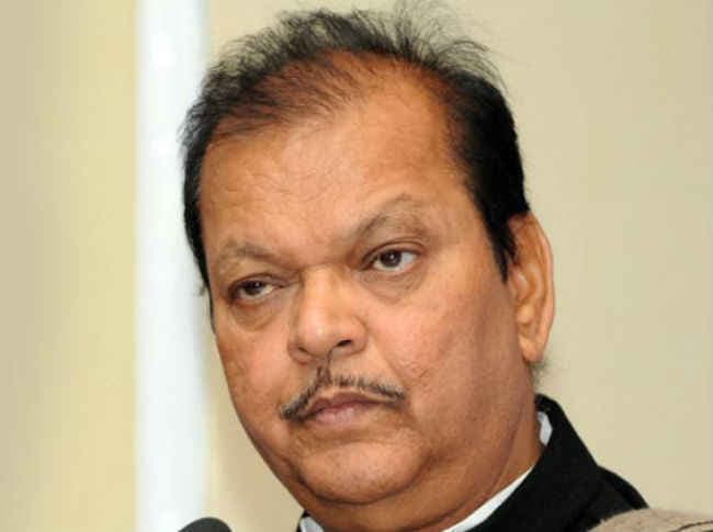 बिहार की अपंग नौकरशाही पर प्रहार