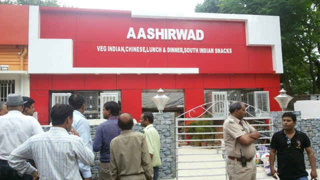 जमशेदपुर के बिष्टुपुर में होटल में रिनोवेशन के दौरान हादसा, कई घायल, तीन गंभीर