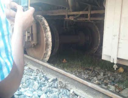 ‌Bihar : सासाराम में पुरुषोत्तम एक्सप्रेस दुर्घटनाग्रस्त, दो बोगियां पटरी से उतरी