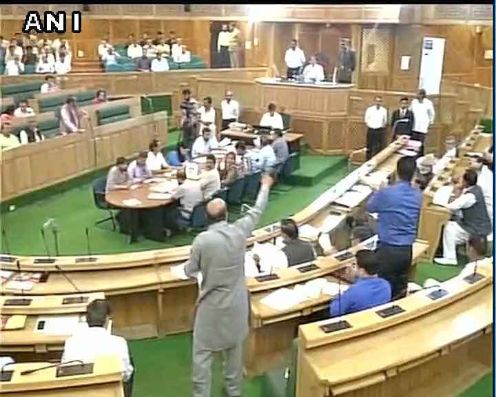 जम्मू-कश्‍मीर विधानसभा में बीफ को लेकर हंगामा, इंजिनियर राशिद ने कहा- खाना हमारा मौलिक अधिकार