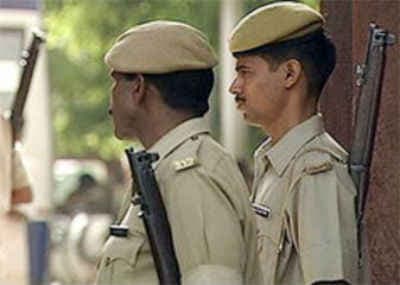 पुलिस चाहती है घूसखोरी की आजादी