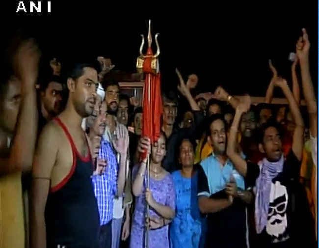 अमरनाथ यात्रा के लिए पहला जत्था रवाना, राजनाथ करेंगे पहली पूजा