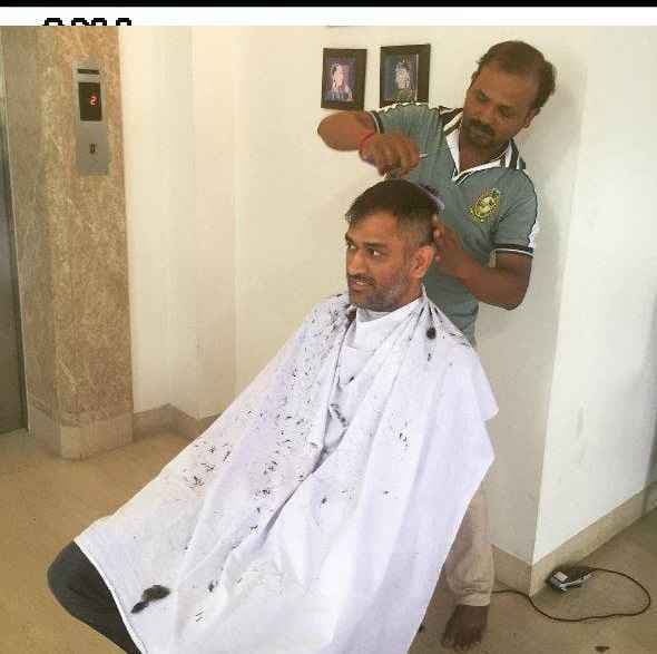 "कैप्टन कूल " धौनी का "कूल" अंदाज