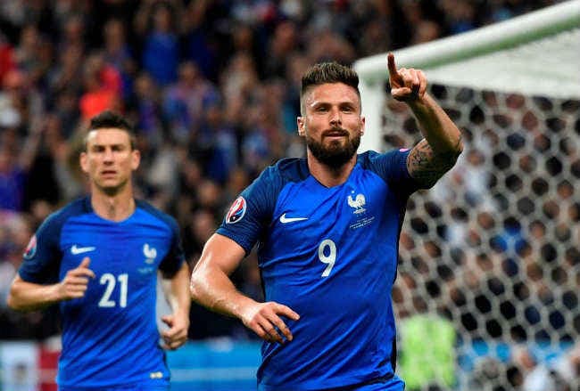 UEFA EURO 2016 : आइसलैंड को रौंदकर फ्रांस सेमीफाइनल में, 7 को जर्मनी से भिड़ंत