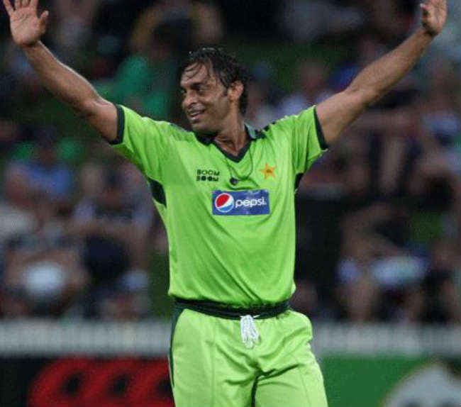 भज्जी और युवी दोनों मेरे छोटे भाई जैसे : शोएब