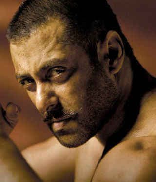 हिट एंड रन केस: सलमान की रिहाई के खिलाफ सुप्रीम कोर्ट में याचिका मंजूर