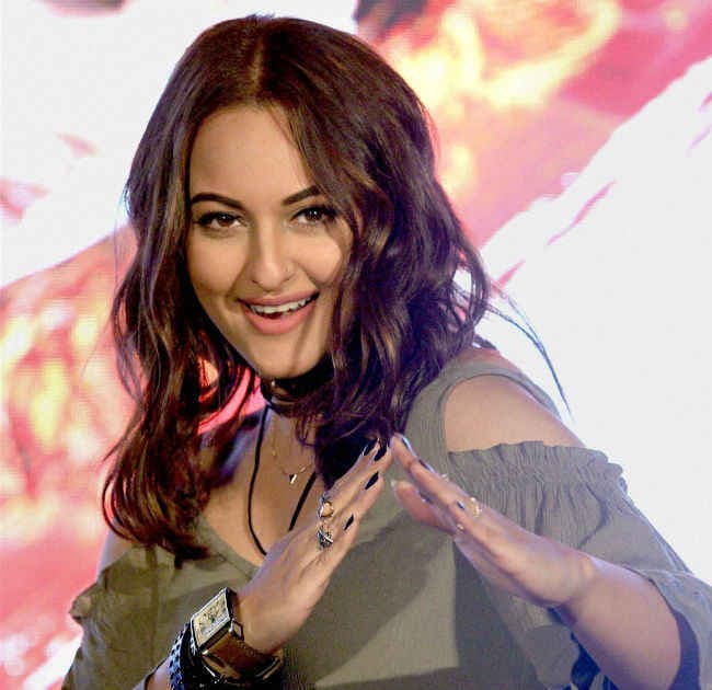 VIDEO: सोनाक्षी का ‘दबंग'' अवतार, अकीरा का ट्रेलर रिलीज