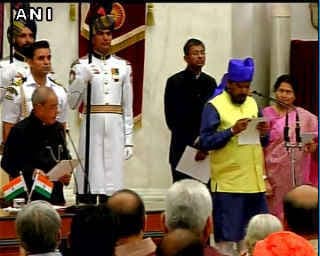 शपथ ग्रहण के दौरान जब रामदास अठावले अपना नाम लेना भूल गए