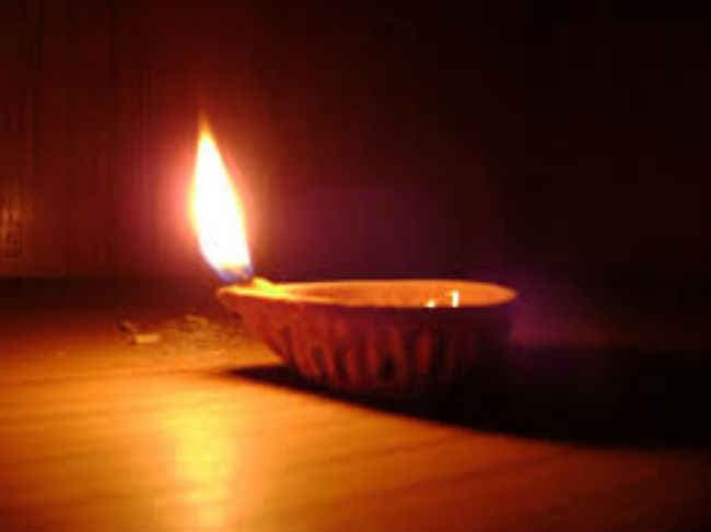 साथ-साथ रोशनी और अंधकार