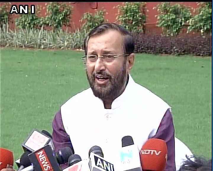 जावडेकर ने HRD मंत्रालय का संभाला प्रभार, कहा - स्‍मृति जी के कामों को आगे बढ़ायेंगे